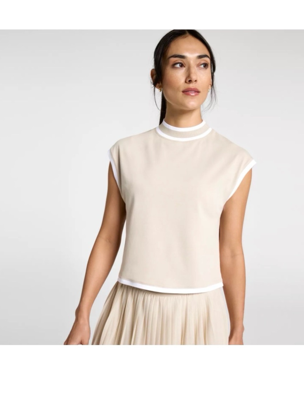 CALIA by Carrie Underwood Beige and White Athletic Shorts Set - Picture 3 of 3